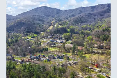 2 E Market Street, Black Mountain, NC 28711 - Photo 3