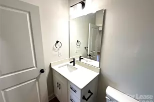 525 N Linwood Ave, Charlotte, NC 28216 - Photo 27