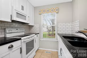 8240 Circle Tree Ln, Charlotte, NC 28277 - Photo 13