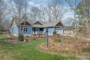 25 Woodbend Ln, Black Mountain, NC 28711 - Photo 3