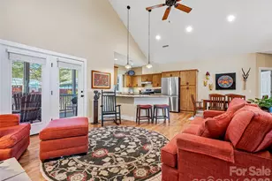 25 Woodbend Ln, Black Mountain, NC 28711 - Photo 7