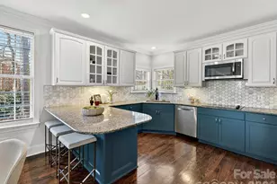 6607 Rea Croft Dr, Charlotte, NC 28226 - Photo 9