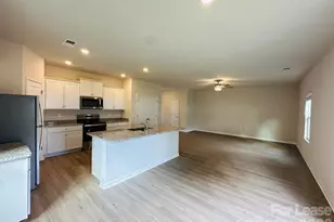 6322 Lowe Ln, Charlotte, NC 28214 - Photo 7