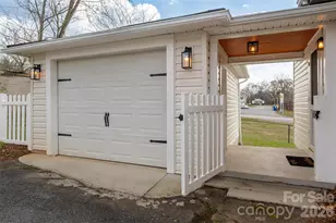 411 W Sycamore St, Lincolnton, NC 28092 - Photo 29