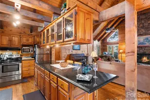 6 Ravenwood Ln, Horse Shoe, NC 28742 - Photo 15