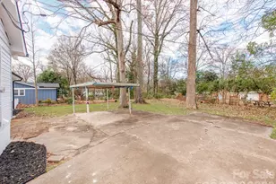 2025 Birchcrest Dr, Charlotte, NC 28205 - Photo 23