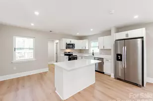 2025 Birchcrest Dr, Charlotte, NC 28205 - Photo 9