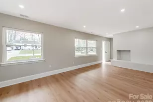 2025 Birchcrest Dr, Charlotte, NC 28205 - Photo 7