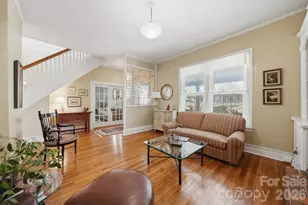 321 9th St NW, Hickory, NC 28601 - Photo 9