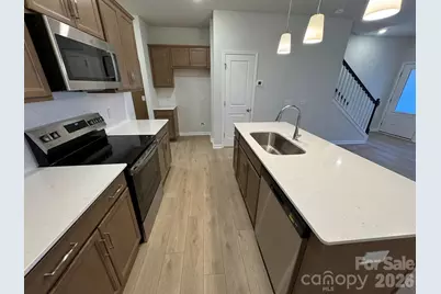 4632 Lakeview Road #6, Charlotte, NC 28216 - Photo 5