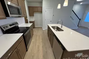 4632 Lakeview Rd, Charlotte, NC 28216 - Photo 5