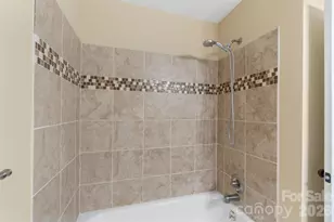 4114 Meadowridge Dr, Charlotte, NC 28226 - Photo 37