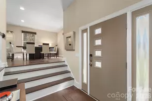 4114 Meadowridge Dr, Charlotte, NC 28226 - Photo 5