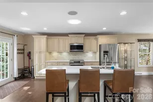 4114 Meadowridge Dr, Charlotte, NC 28226 - Photo 15