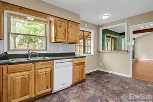 31 Deer Run Dr, Asheville, NC 28803 - Photo 11