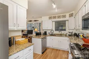 111 Bluffview Ln, Flat Rock, NC 28731 - Photo 11