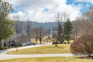 111 Bluffview Ln, Flat Rock, NC 28731 - Photo 23