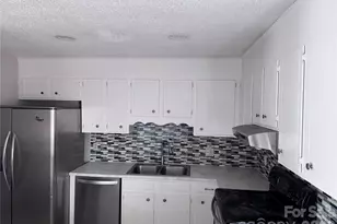 1511 Old Carriage Dr, Newton, NC 28658 - Photo 19