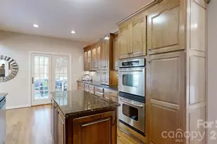 2400 Carriage Ln, Lincolnton, NC 28092 - Photo 15