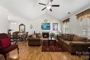 708 Peregrine Ct, Gastonia, NC 28056 - Photo 5