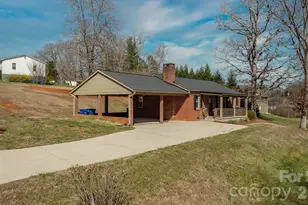 228 Holly St, Hudson, NC 28638 - Photo 17