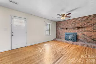 228 Holly St, Hudson, NC 28638 - Photo 3