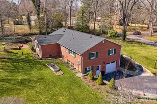 3123 Cheryl Dr, Hendersonville, NC 28792 - Photo 3