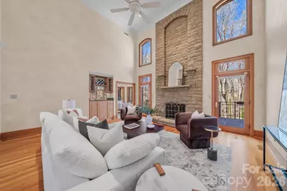 1043 Rolling Green Drive, Newton, NC 28658 - Photo 9