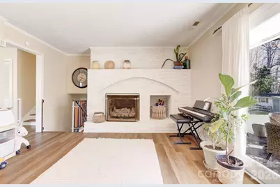 113 Brightwater Heights Drive, Hendersonville, NC 28791 - Photo 3