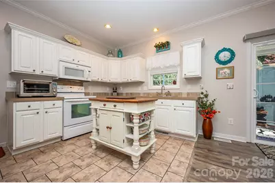 34 Middle Street, Hendersonville, NC 28792 - Photo 15