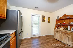5320 Harris Cove Dr, Charlotte, NC 28269 - Photo 17