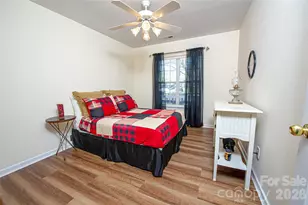 5320 Harris Cove Dr, Charlotte, NC 28269 - Photo 33