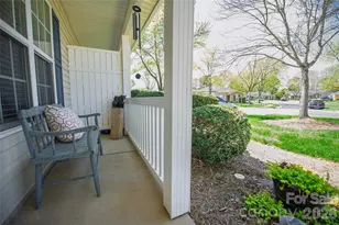 5320 Harris Cove Dr, Charlotte, NC 28269 - Photo 3