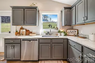 38 Sunrise Dr, Mars Hill, NC 28754 - Photo 11