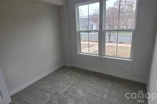 960 Broad River Ln, Charlotte, NC 28211 - Photo 9