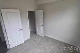 960 Broad River Ln, Charlotte, NC 28211 - Photo 9