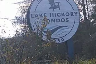 1050 21st Ave NW, Hickory, NC 28601 - Photo 3