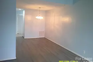 1050 21st Ave NW, Hickory, NC 28601 - Photo 5