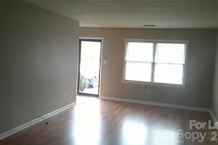 1474 14th Ave NE, Hickory, NC 28601 - Photo 3