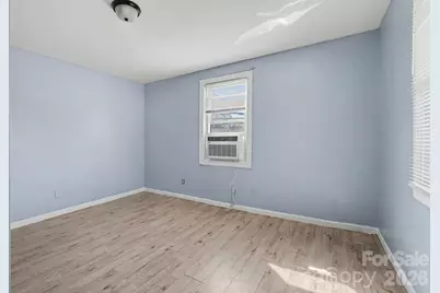 603 1st Street SW, Hickory, NC 28602 - Photo 11