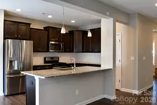 4320 Staffordshire Ln, Charlotte, NC 28213 - Photo 5