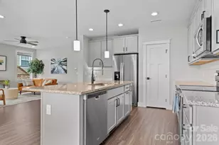 1112 Blueview Dr, Black Mountain, NC 28711 - Photo 5