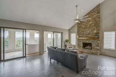 204 Fleetwood Plaza, Hendersonville, NC 28739 - Photo 25