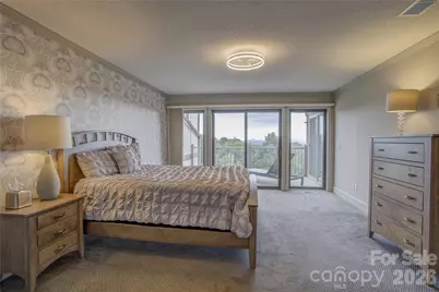 204 Fleetwood Plaza, Hendersonville, NC 28739 - Photo 9