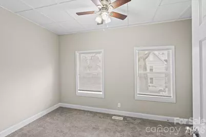 913 W 3rd Avenue, Gastonia, NC 28052 - Photo 15