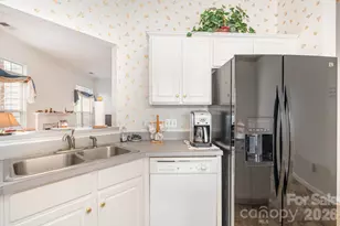 13610 Red Wine Ct, Charlotte, NC 28273 - Photo 9