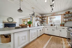 406 Coulwood Dr, Charlotte, NC 28214 - Photo 11