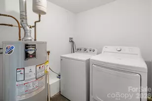 2400 Markham Ct, Charlotte, NC 28205 - Photo 13