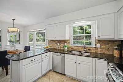 4831 Deanscroft Drive, Charlotte, NC 28226 - Photo 9