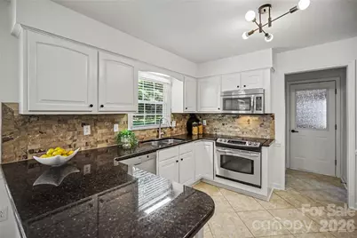 4831 Deanscroft Drive, Charlotte, NC 28226 - Photo 11